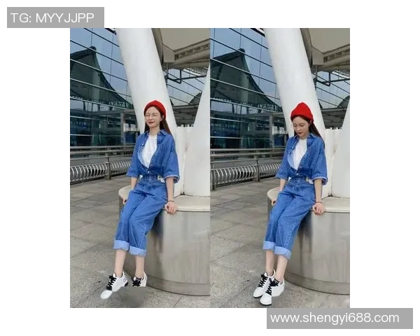 足球球星常服时尚穿搭解析彰显运动员场下独特魅力与个性魅力